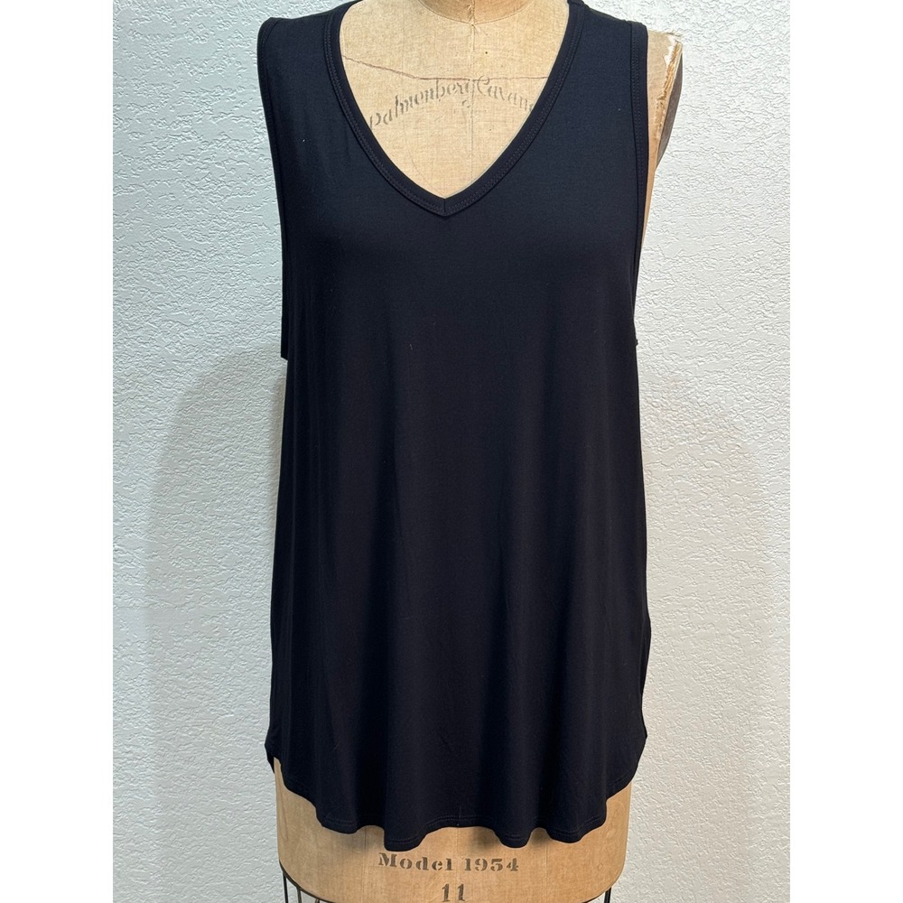 Texas True Threads Womens XL Black V-Neck Sleeveless Tank Top NWT